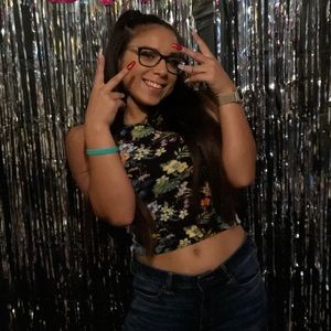 Crop top with flowers